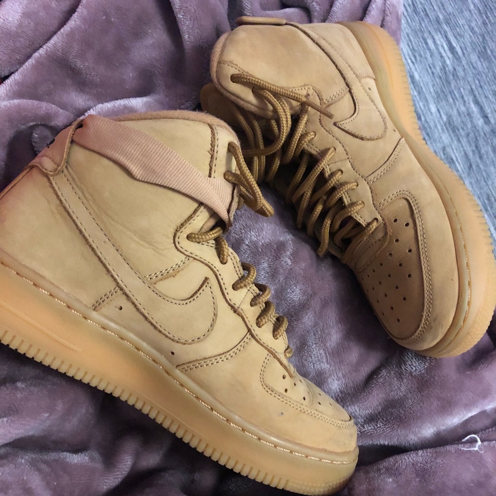 Nike Ups